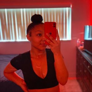 Meet your Posher, Janelle